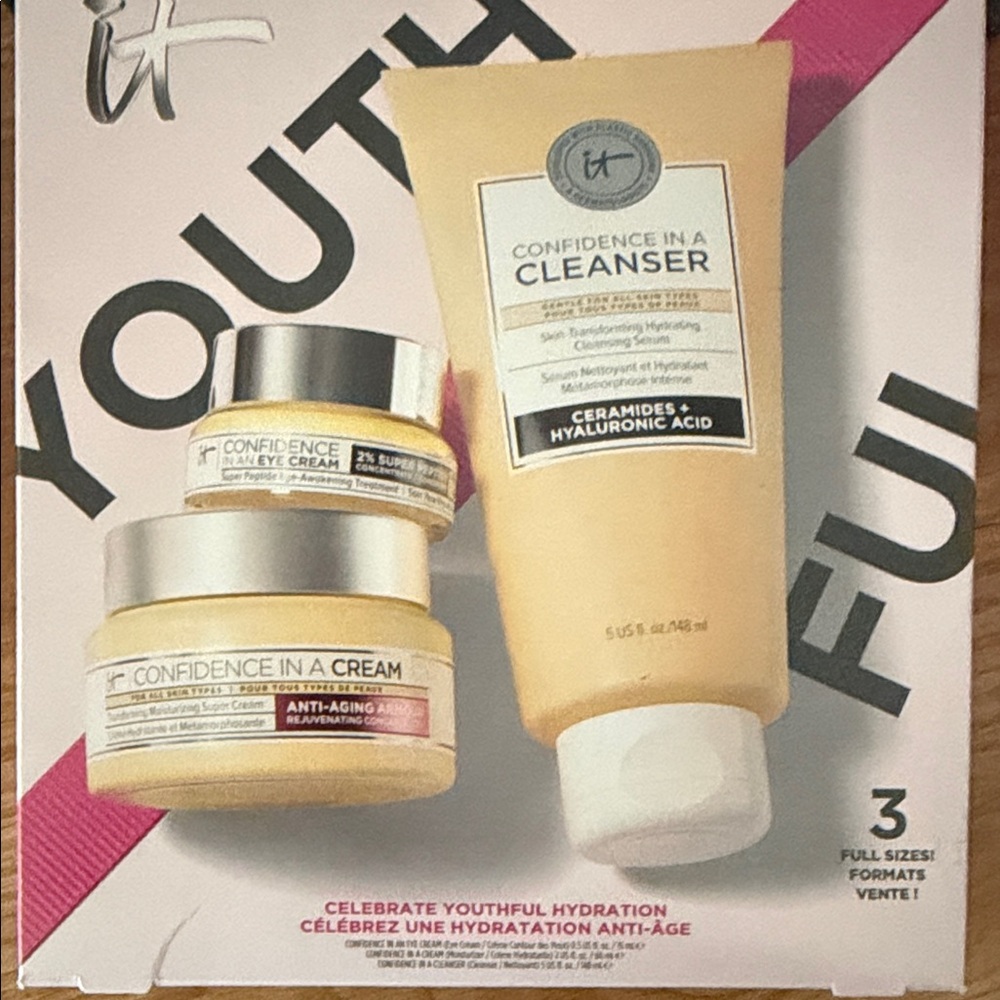 It Cosmetics Confidence Cleanser and Cream Set - Yellow and Cream